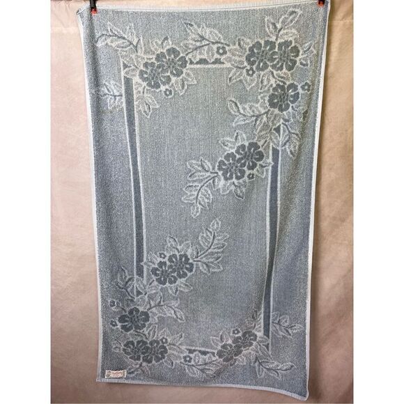 Vintage Bath Towel - Picture 4 of 6